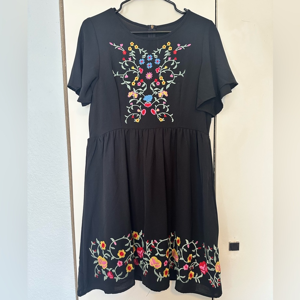 Floral Embroidered Black Dress Size L